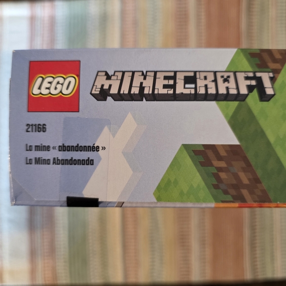 LEGO Minecraft The "Abandoned" Mine Set 21166 - Picture 4 of 6